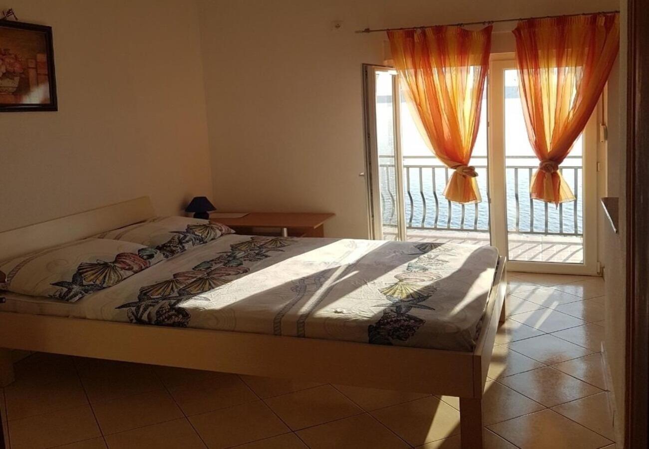 Apartments Domagoj - On The Beach Lukovo Šugarje المظهر الخارجي الصورة