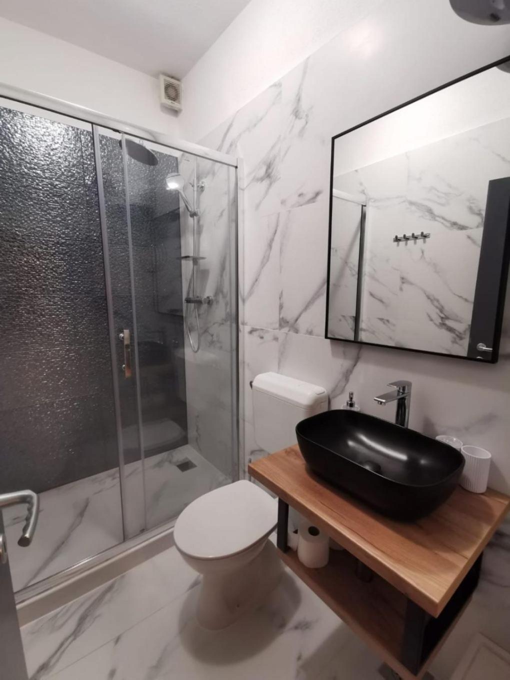 Apartments Domagoj - On The Beach Lukovo Šugarje المظهر الخارجي الصورة